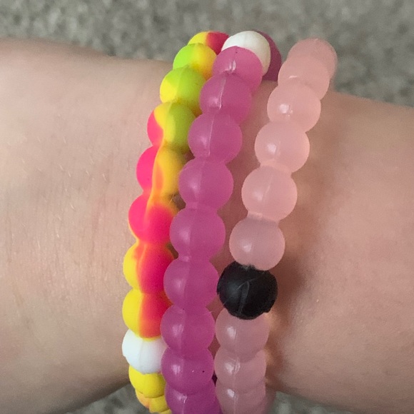 3 lokai bracelets - Picture 7 of 7
